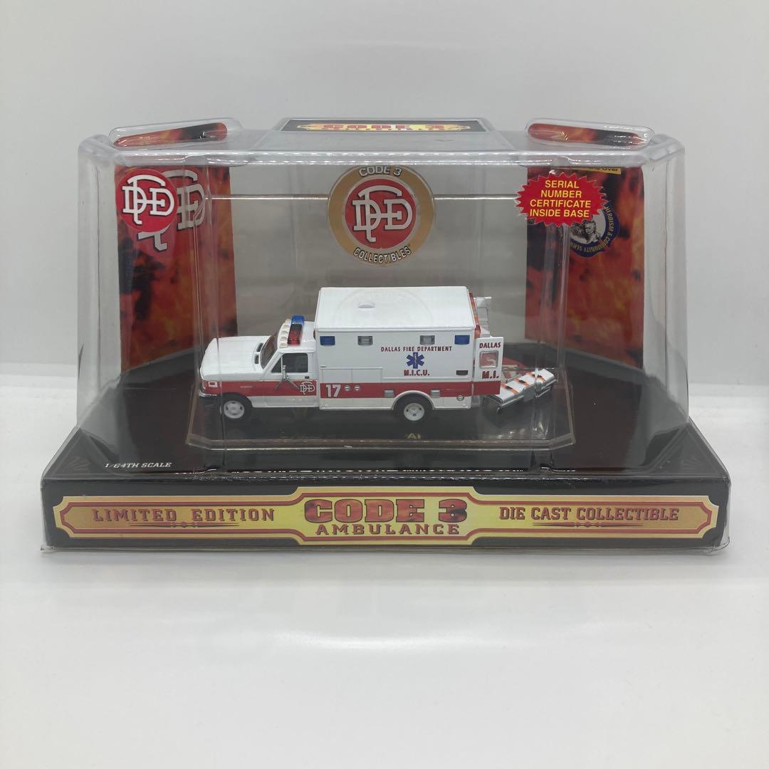未使用 CODE3 AMBULANCE DIE CAST ミニカー