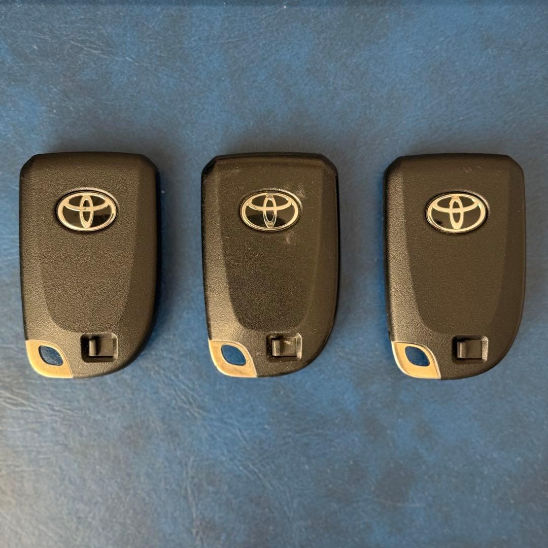 トヨタ純正 ハイエース スマートキー 3個