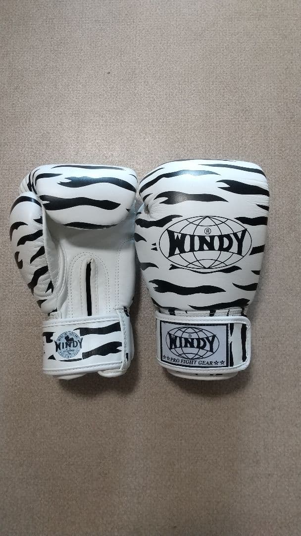 本革製WINDYボクシンググローブ 8oz ゼブラ 白&黒 新品