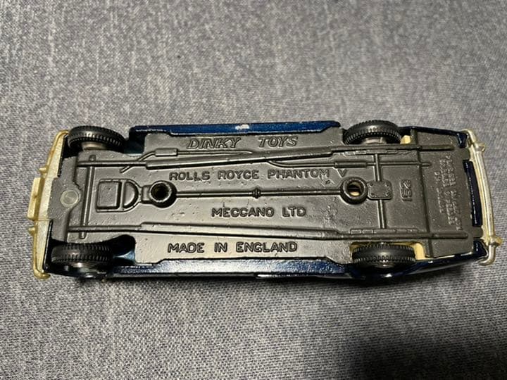 値下げしました！DINKY TOYS