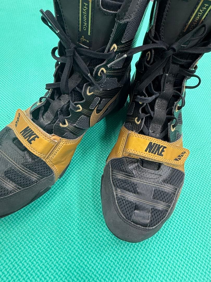 NIKE Hyperko ボクシングシューズ 黒/金