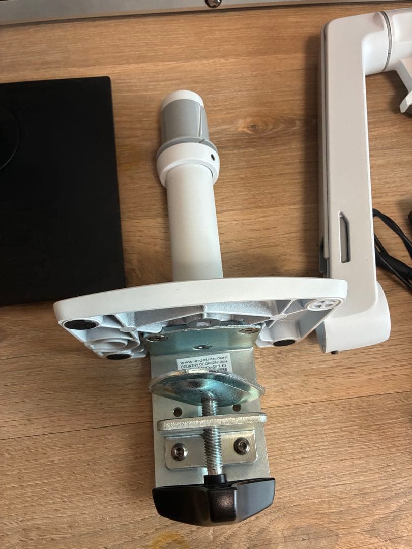 お得なセット！HP製 4Kモニター、エルゴモニターアーム、ケーブルセット