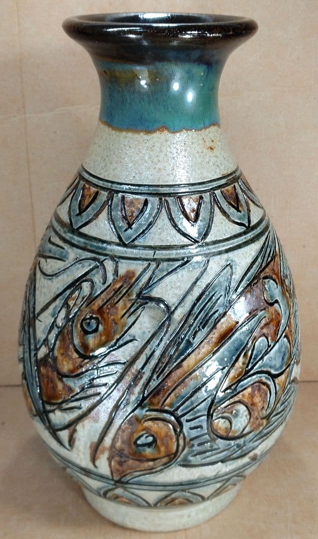 【本物保証】金城次郎 海老魚紋花瓶(海老2魚2）共箱 栞 人間国宝 美品 壷屋焼