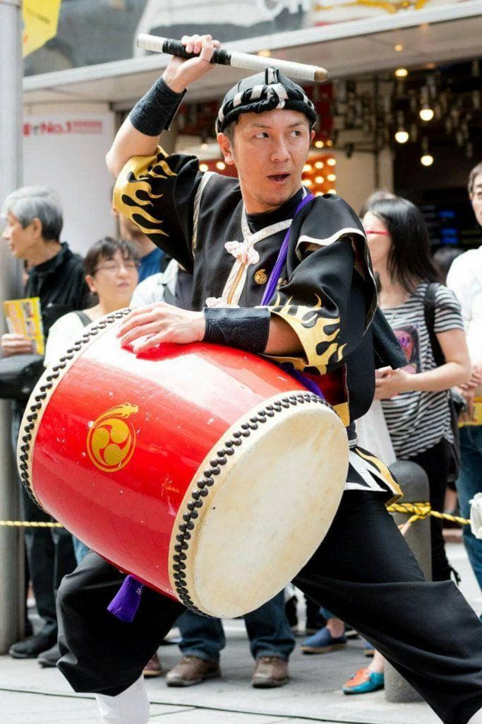 限艇新品未使用(送料無料)26.980円　エイサー大太鼓36cm*40cm　撥付