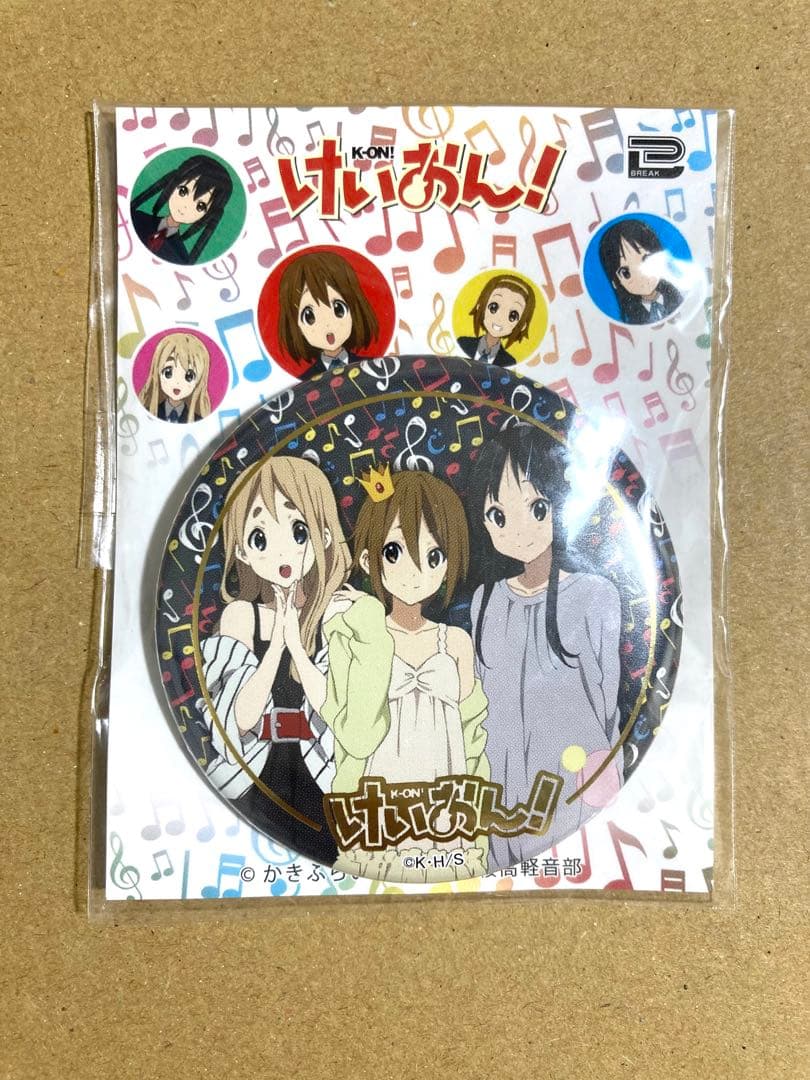 けいおん! 秋山澪 田井中律 琴吹紬 缶バッジ