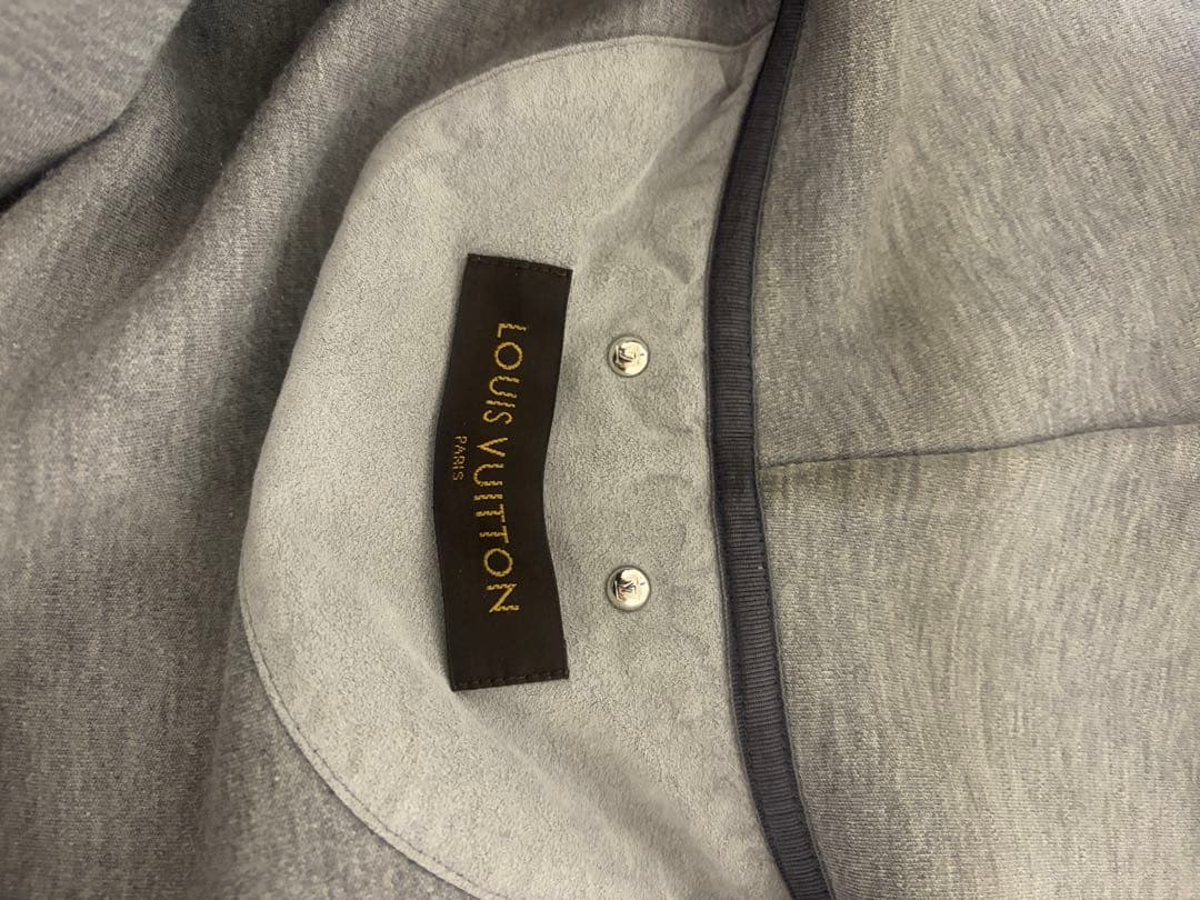 ジャンク　ヴィトン グレー ジップパーカー