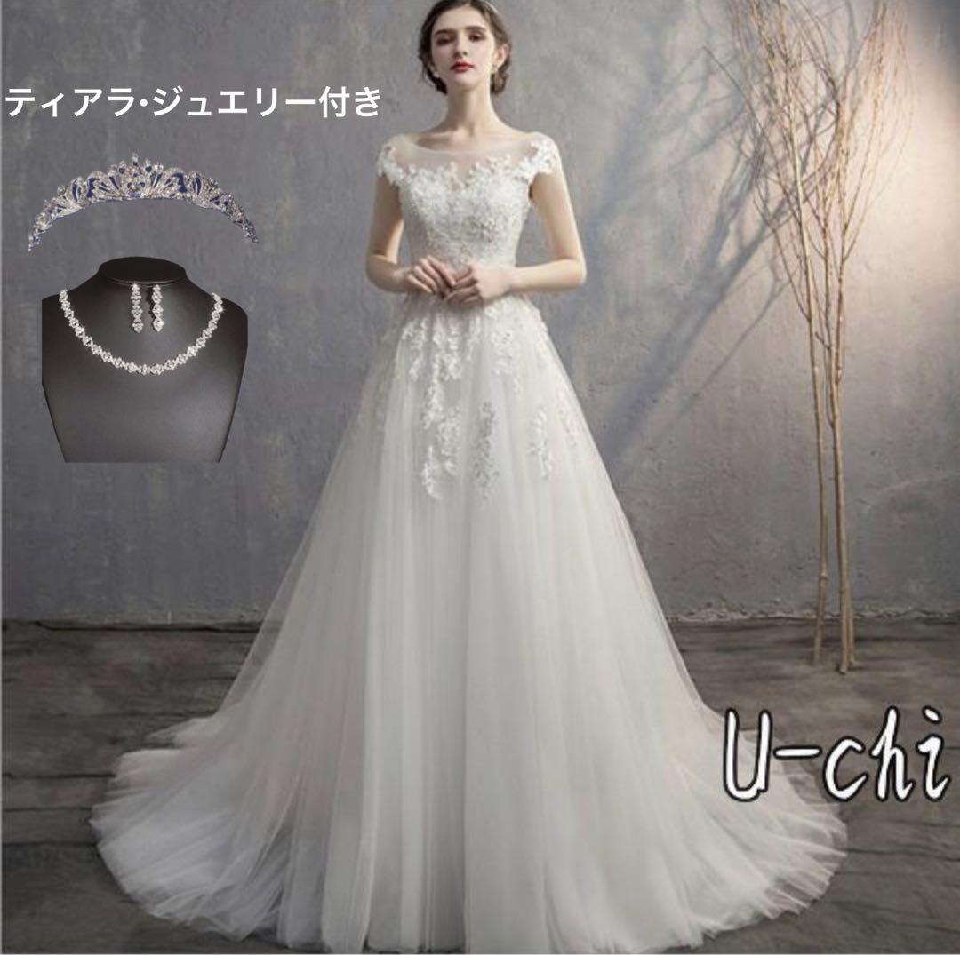 【新品未使用】ホワイト オフショルウェディングドレス(ティアラ•ジュエリー付き)