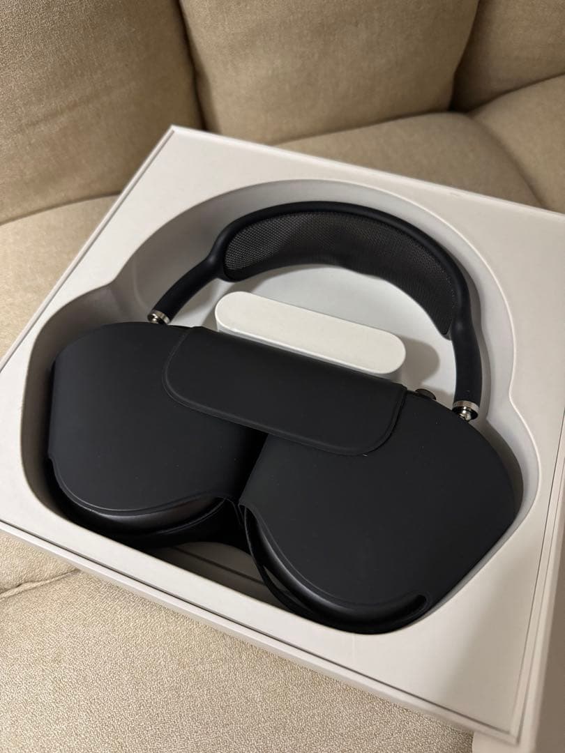 Airpods maxスペースグレー　Apple