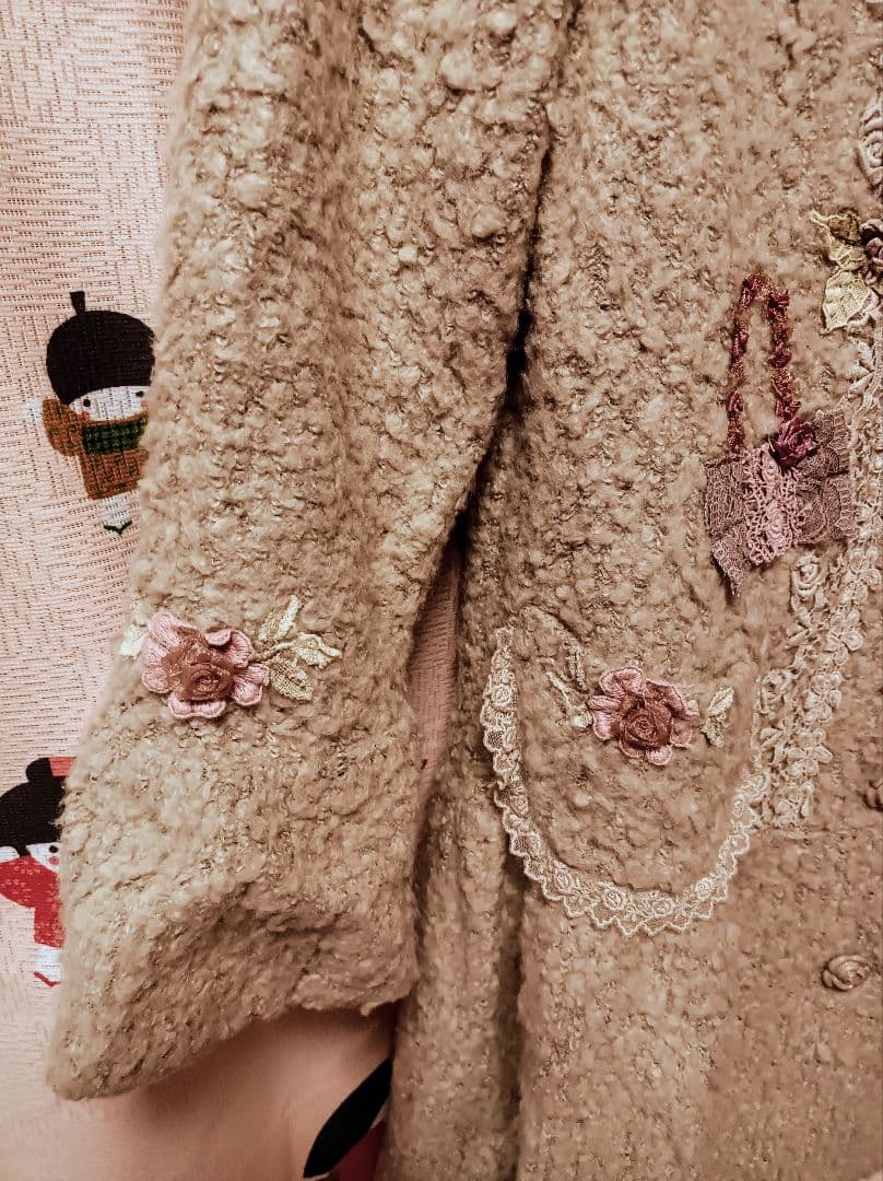 日本製株式会社ドロシー人形、花、バッグ刺繍レース使いコート