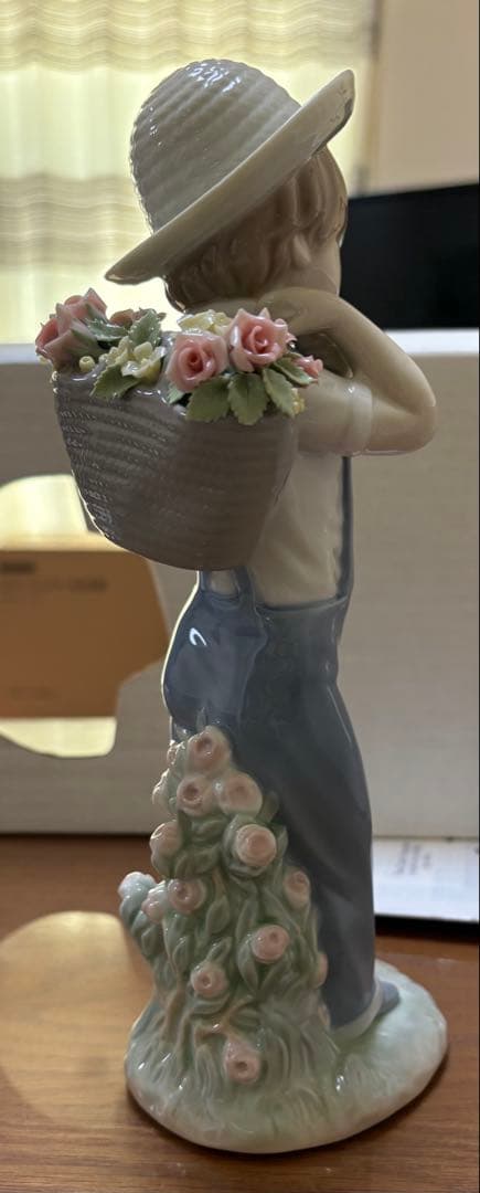 【LLADRO】花かごの少年【新品未使用】