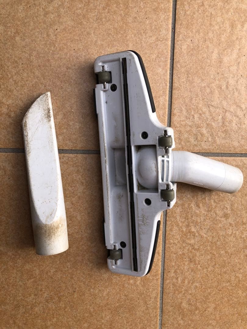 Makita 掃除機充電式クリーナー 本体CL182FDバッテリー＆充電器セット