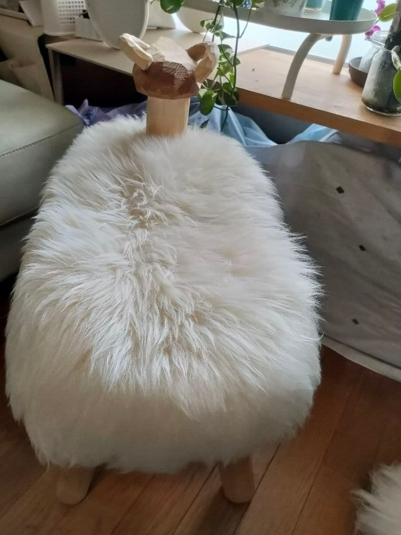 羊　スツール　北欧　羊の形のファースツール　アクタス 子羊とペア！