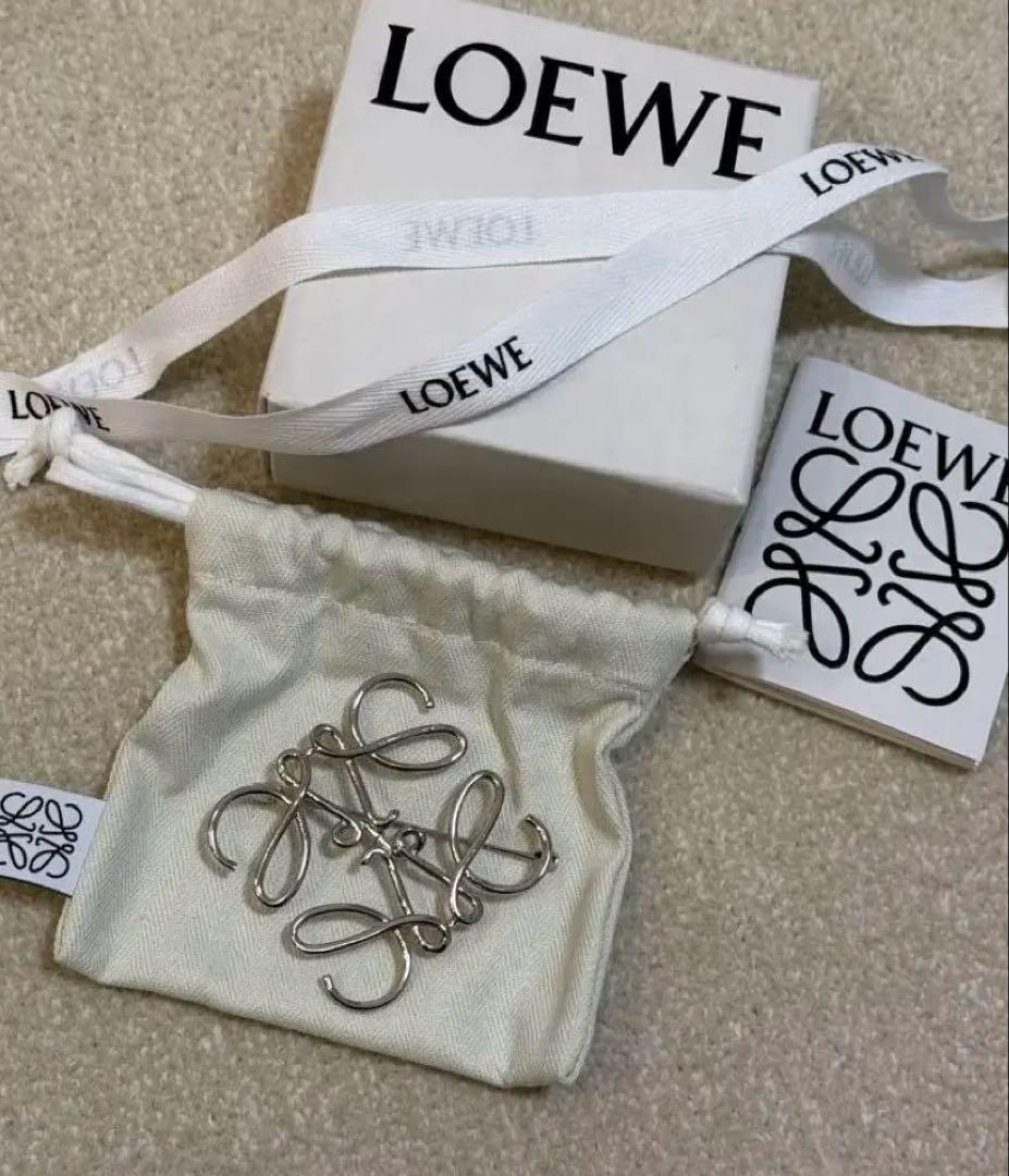 ロエベ　LOEWE ブローチ　正規品　未使用