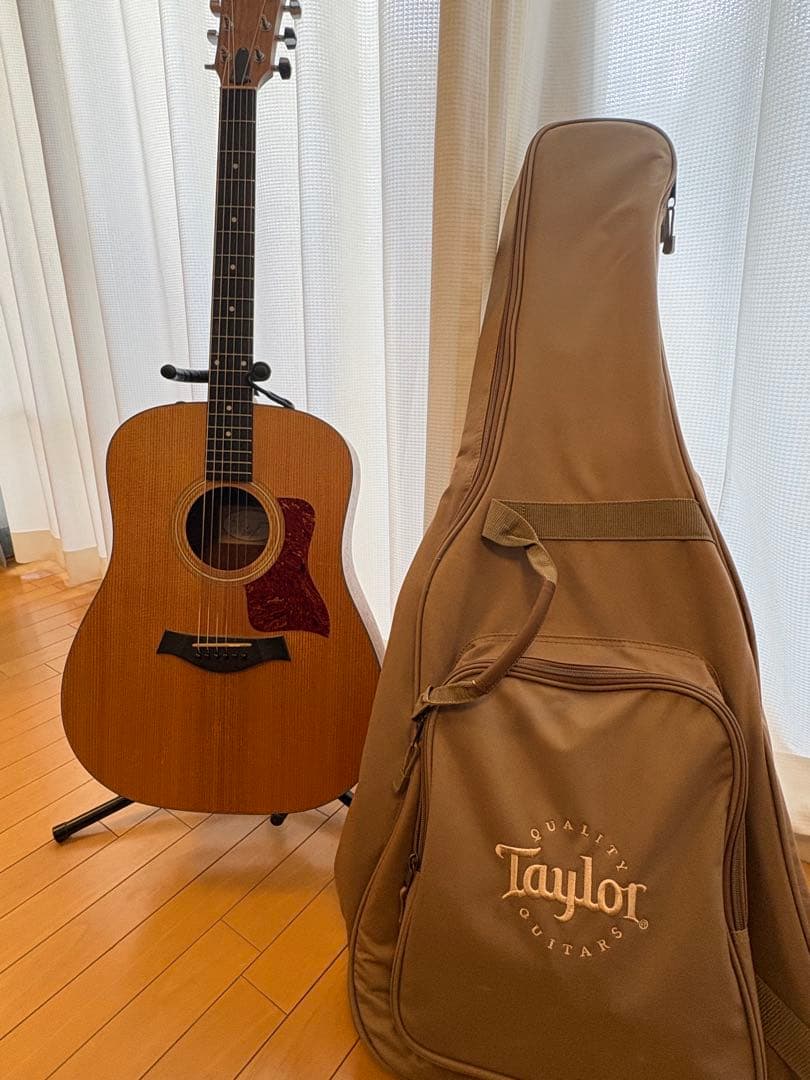 Taylor アコースティックギター 110eギターケース付き