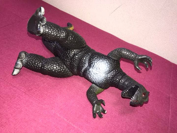 ゴジラ？　1986年製?怪獣フィギュア人形　ソフビ