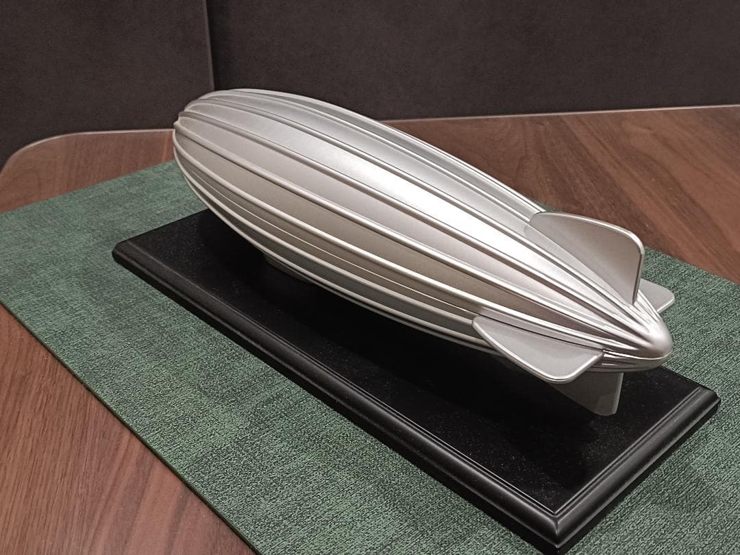 AIRSHIPS純銀製収集用メダル4個セット - 飛行船型ケース付き