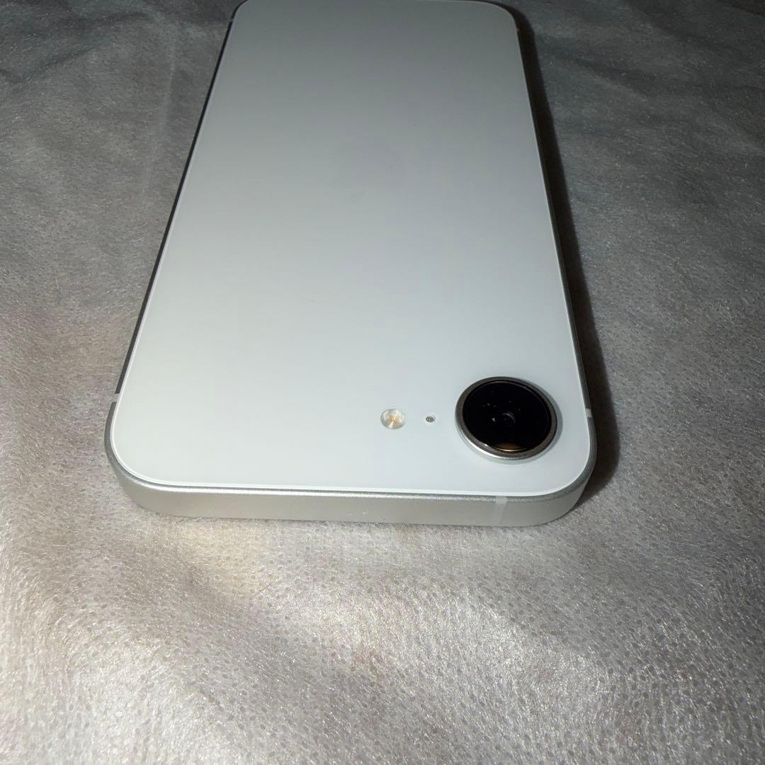 Apple iPhone 16e 256GB ホワイト バッテリー容量100%