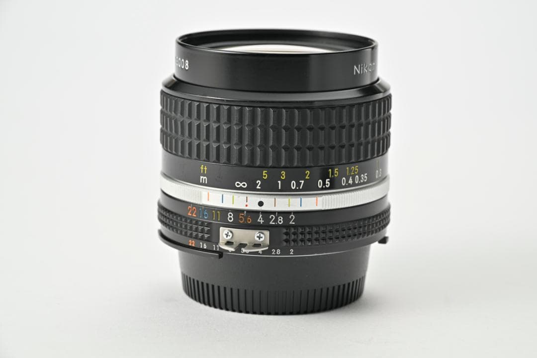 ニコン Ai Nikkor 24mm F2S フード付き