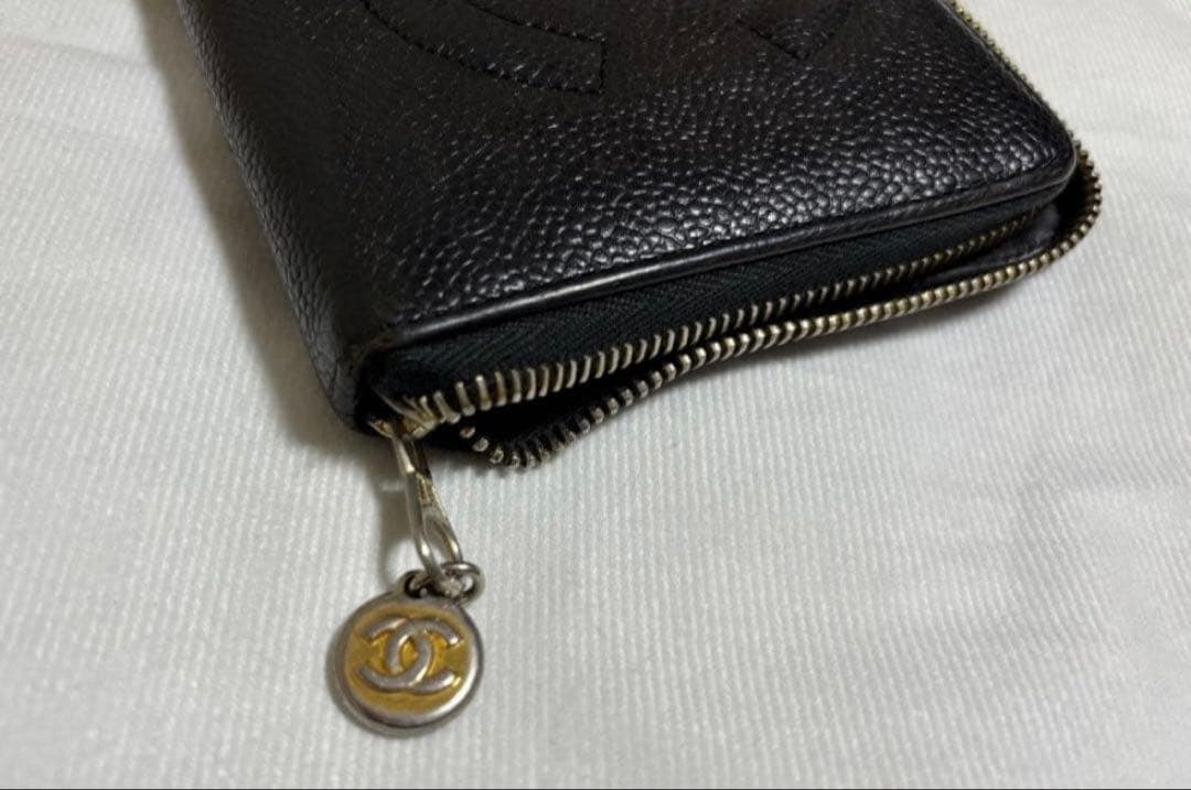 CHANEL シャネル　キャビアスキン　二つ折り財布