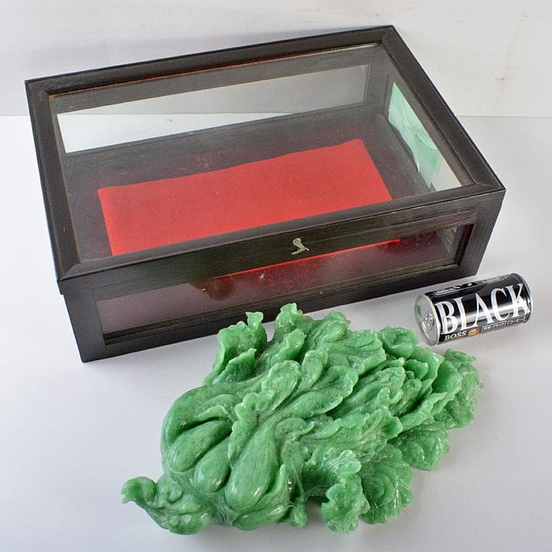 中国　玉石翡翠彫刻　白菜に昆虫　置物　重さ約4.25kg　D　R5490B