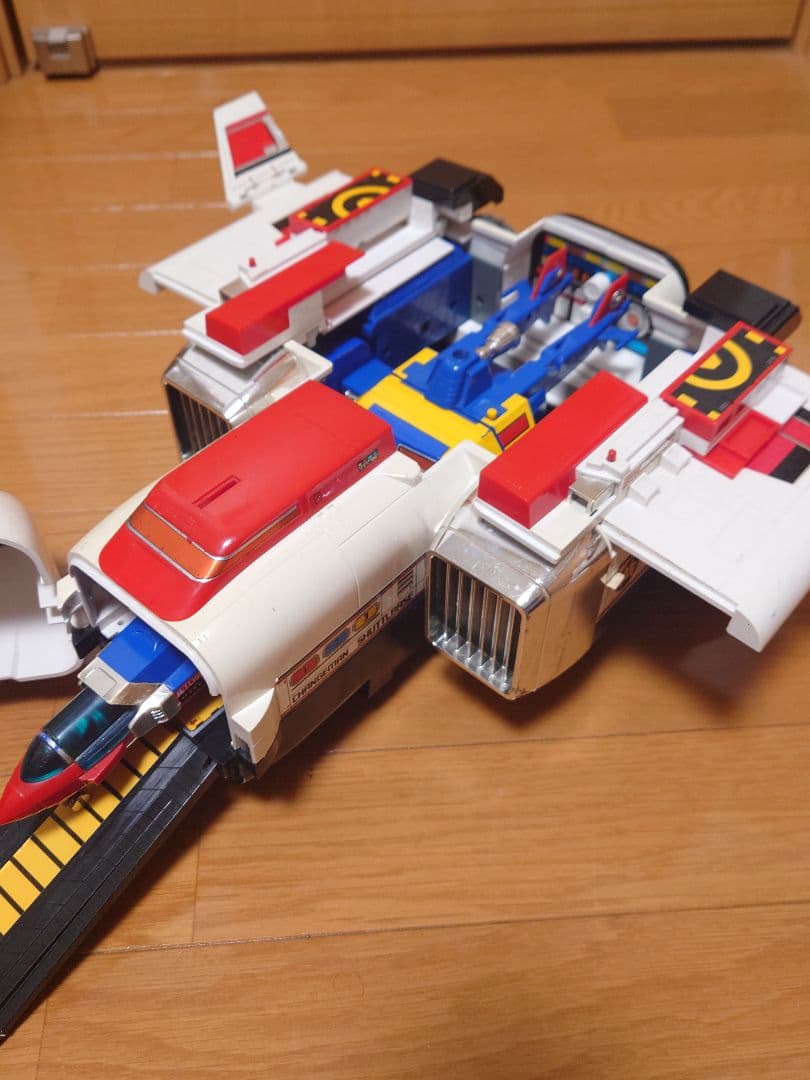 チェンジロボ　DX デラックス超合金　シャトルベース　ビッグスケール