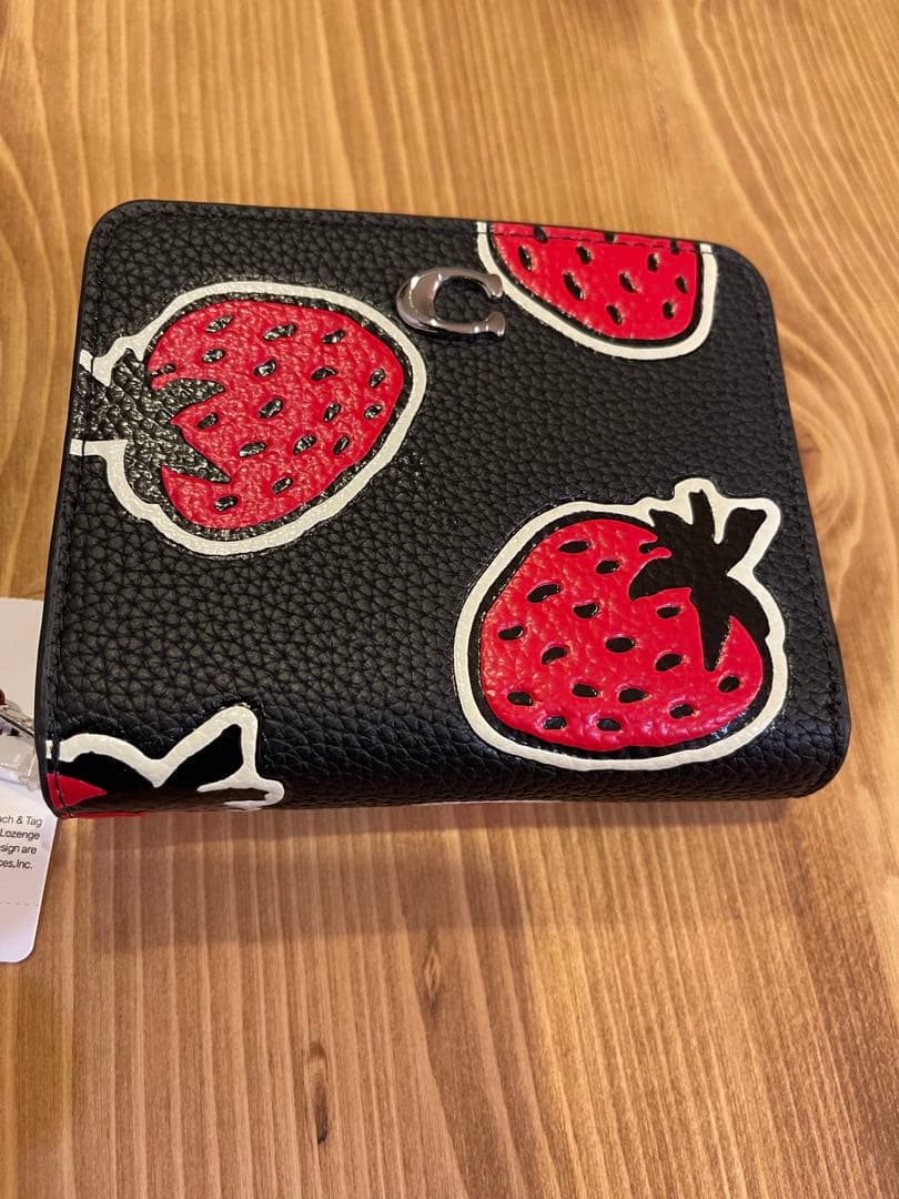 【新品】COACH★コーチ可愛いイチゴの二つ折り財布