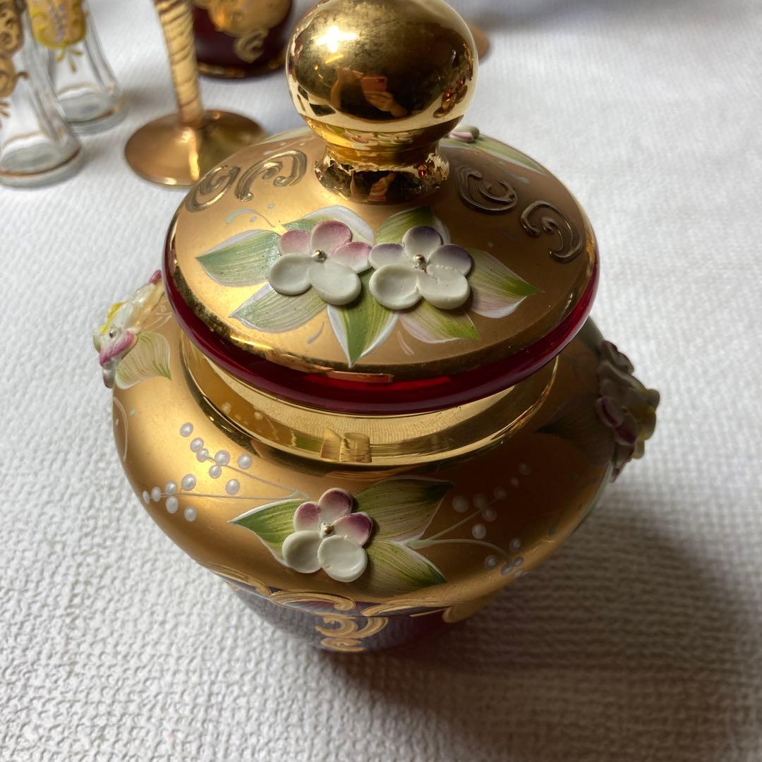 ベネチアングラス　赤と金の花柄ティーセット