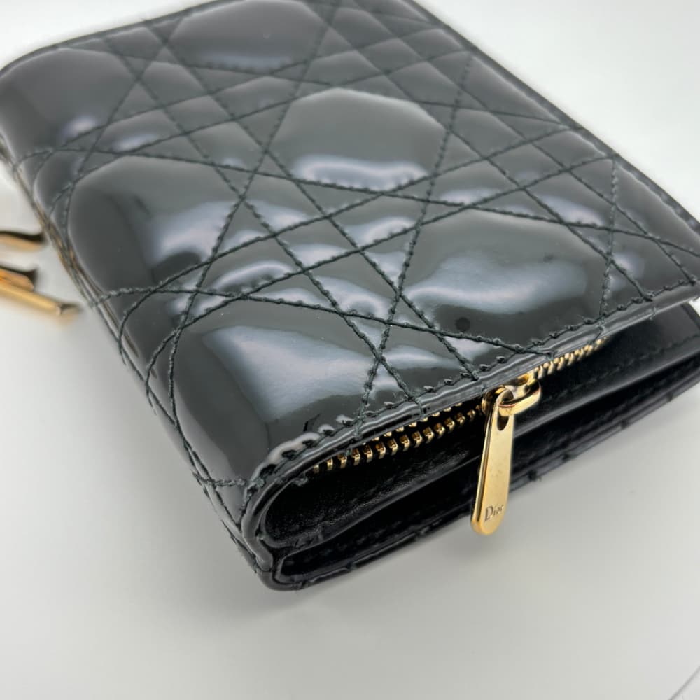 美品 Diorカナージュ 二つ折り財布 レディディオール ブラック エナメル 黒