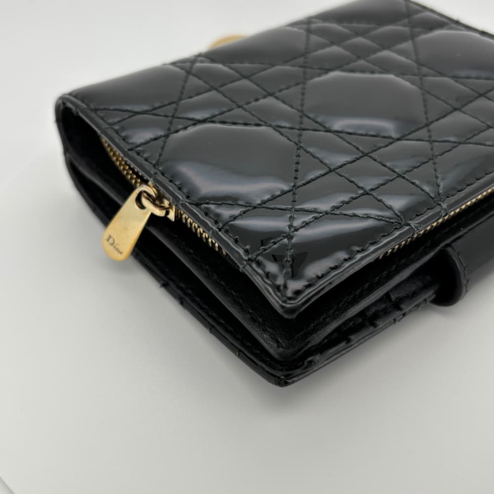 美品 Diorカナージュ 二つ折り財布 レディディオール ブラック エナメル 黒