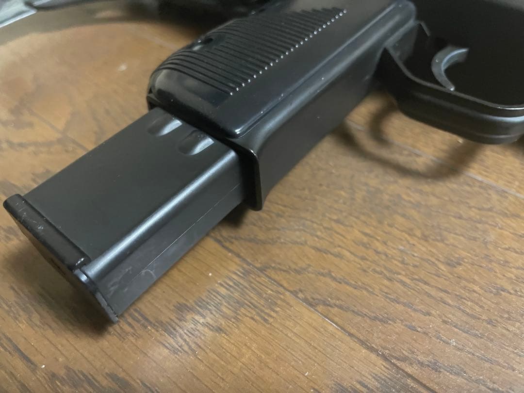 東京マルイ　UZI SMG 9mm x 19 電動エアガン