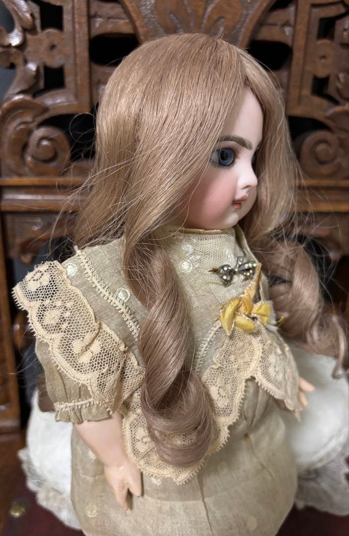 ☆セール中　ビスクドール 用ウイッグ　人毛　フランス製　小さいドール用