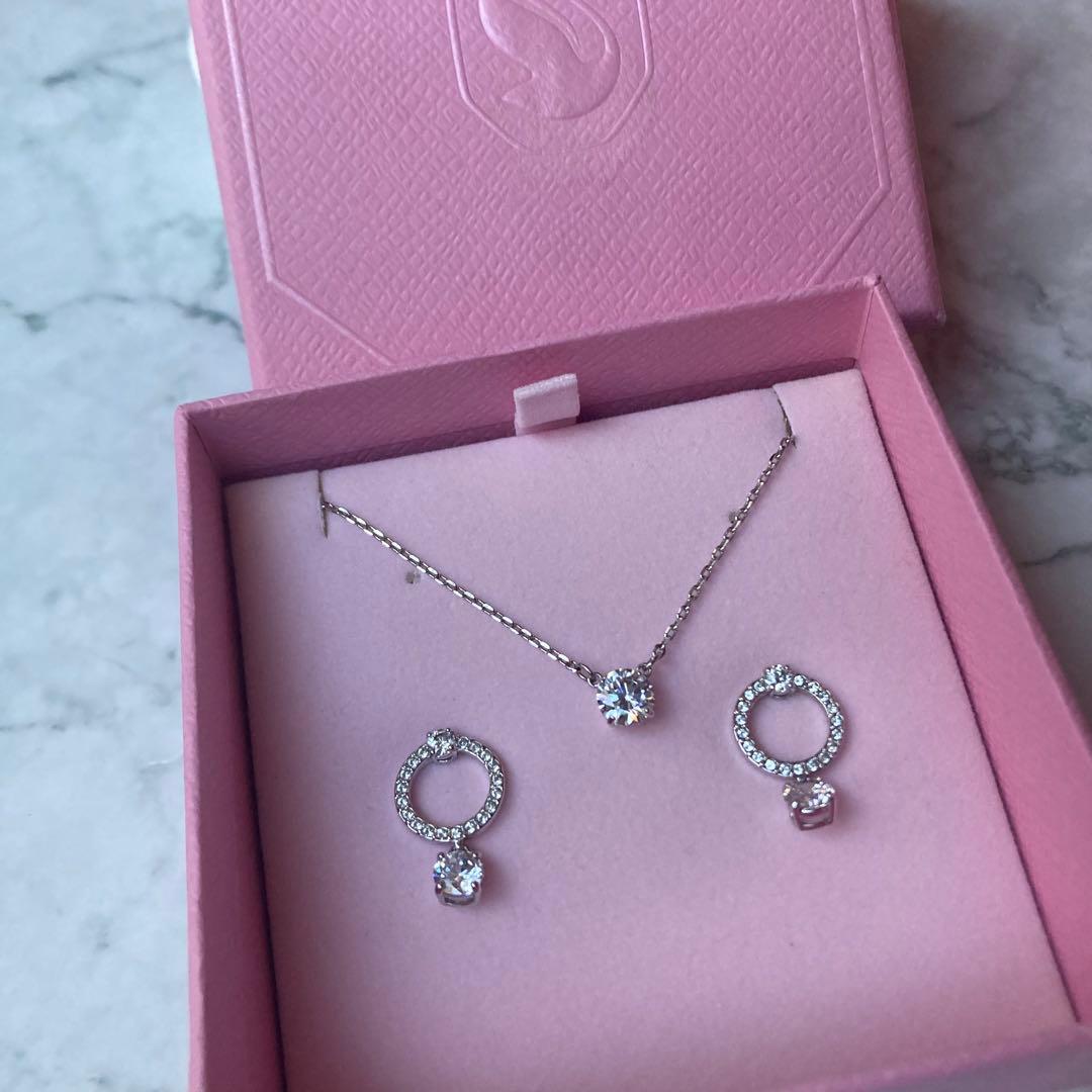 ★swarovski★スワロフスキーConstellaピアス＆ネックレス