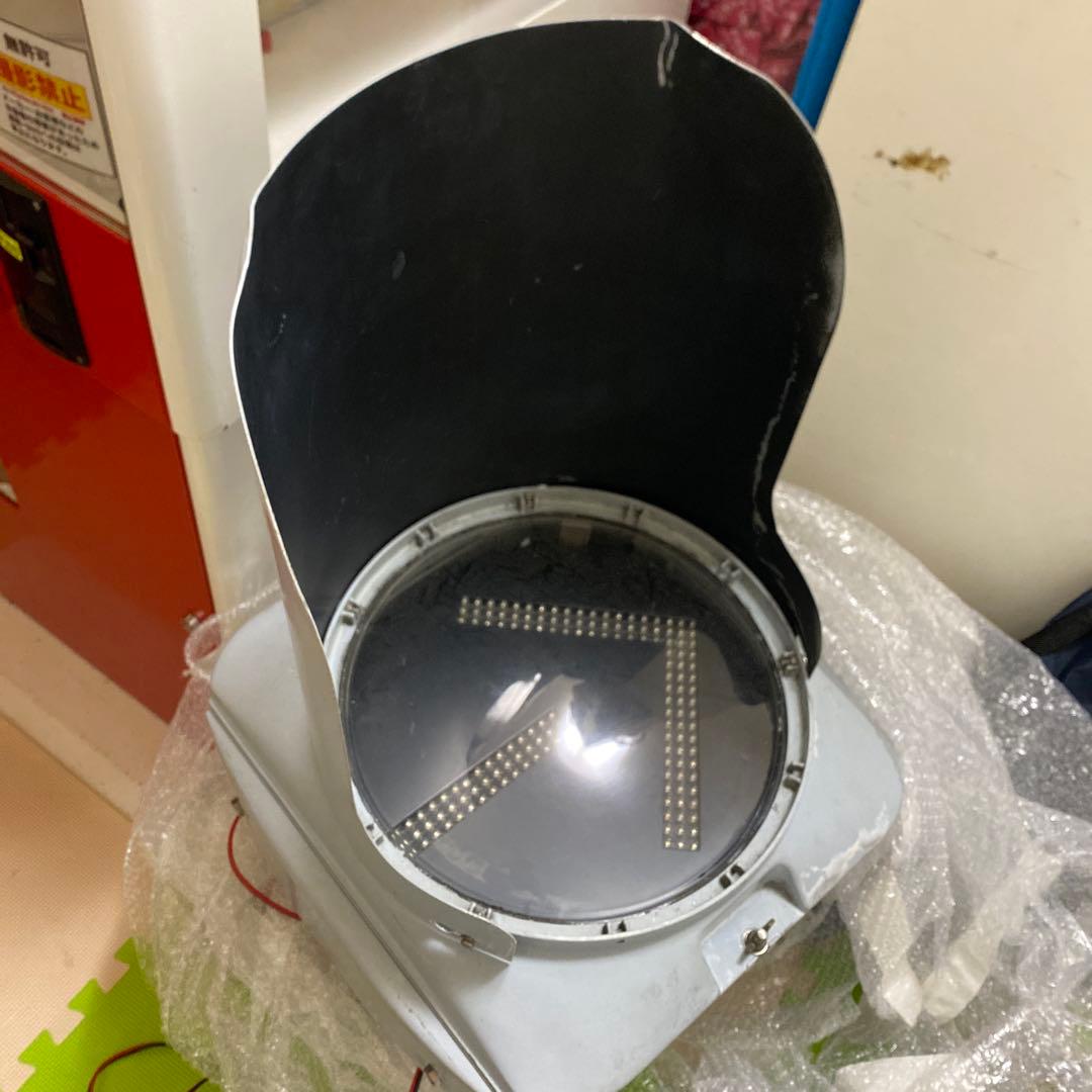 信号機 本物 小糸工業 矢印
