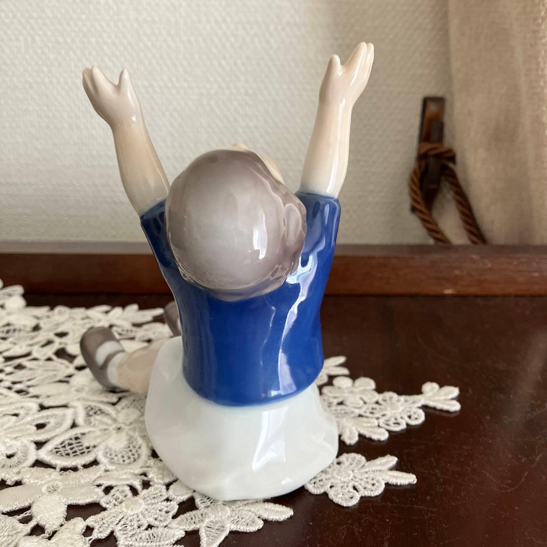 ロイヤルコペンハーゲン　フィギュリン　両手を広げる女の子