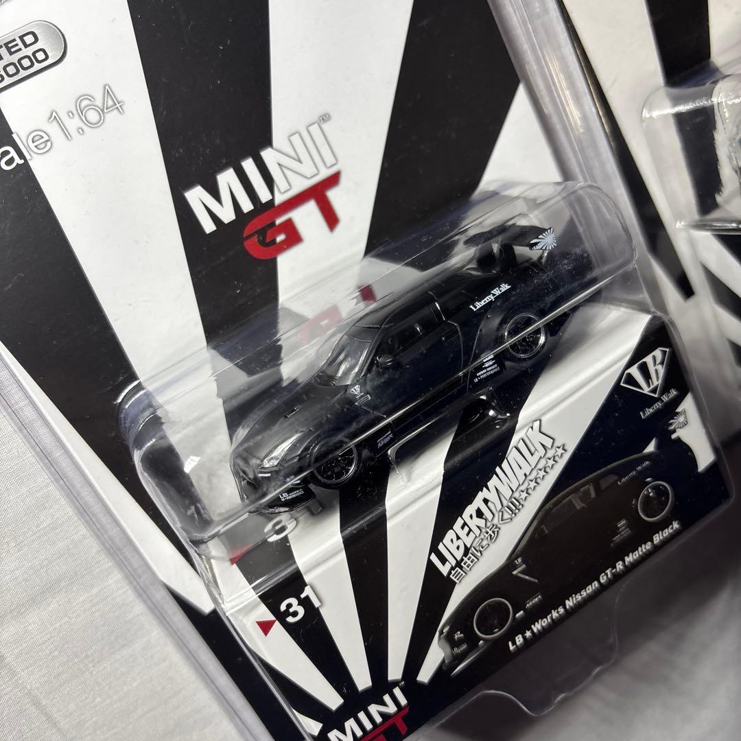 エ*6様 MiniGT R35 LBWK ホワイト　ブラック