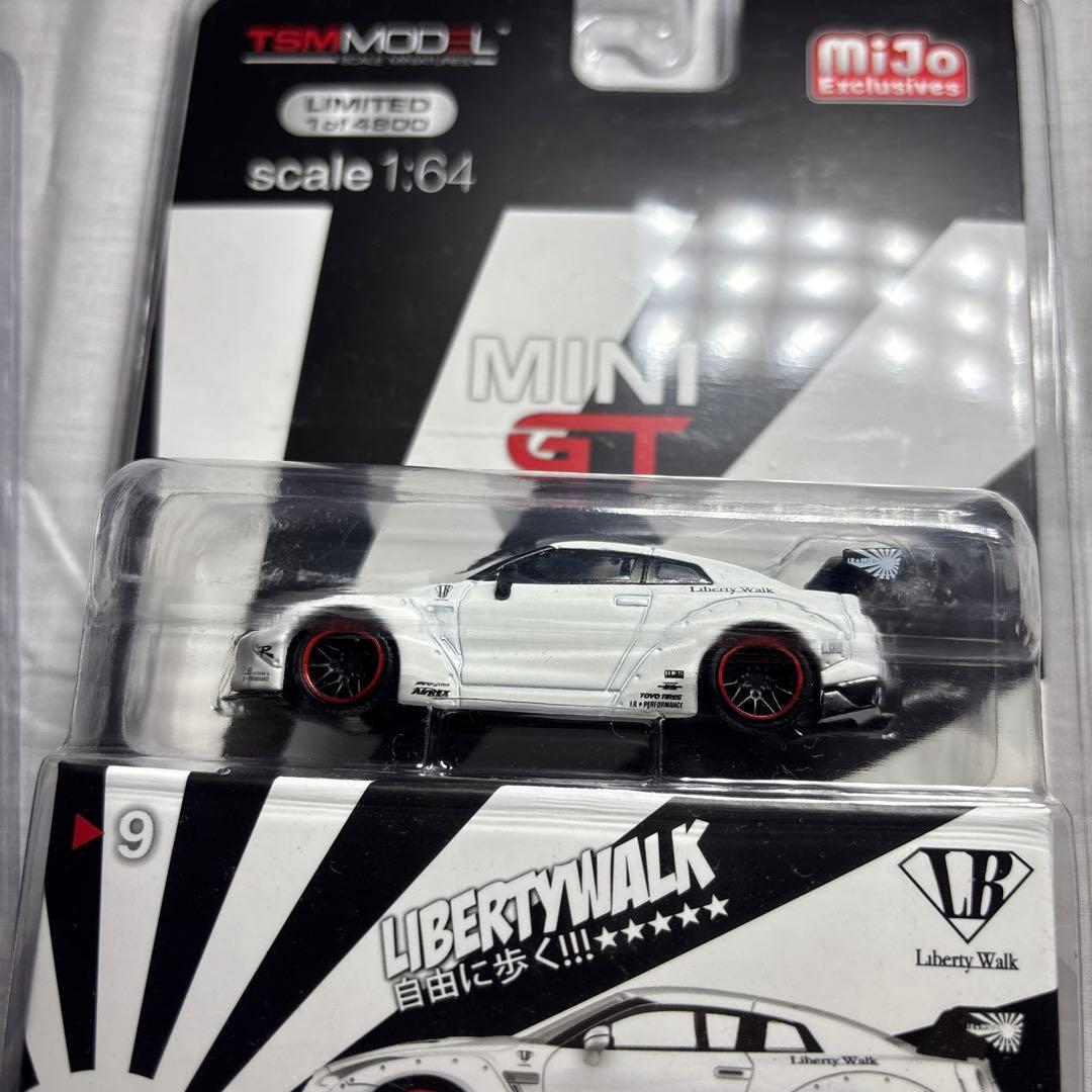 エ*6様 MiniGT R35 LBWK ホワイト　ブラック