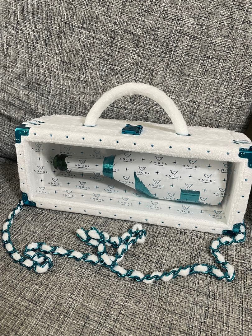 エンジェル　ドゥミセック750ml ホワイトデー限定デザイン