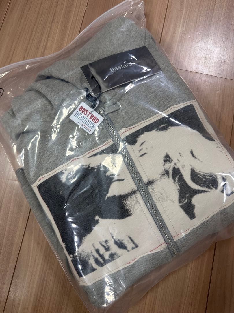 【bastard】PUNK PRINT APPLIQUE HOODIE ニキ着用