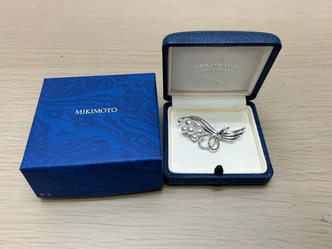 よ*う様 ミキモト　ブローチ　シルバー×パール アイボリー リボン　Ａ-810