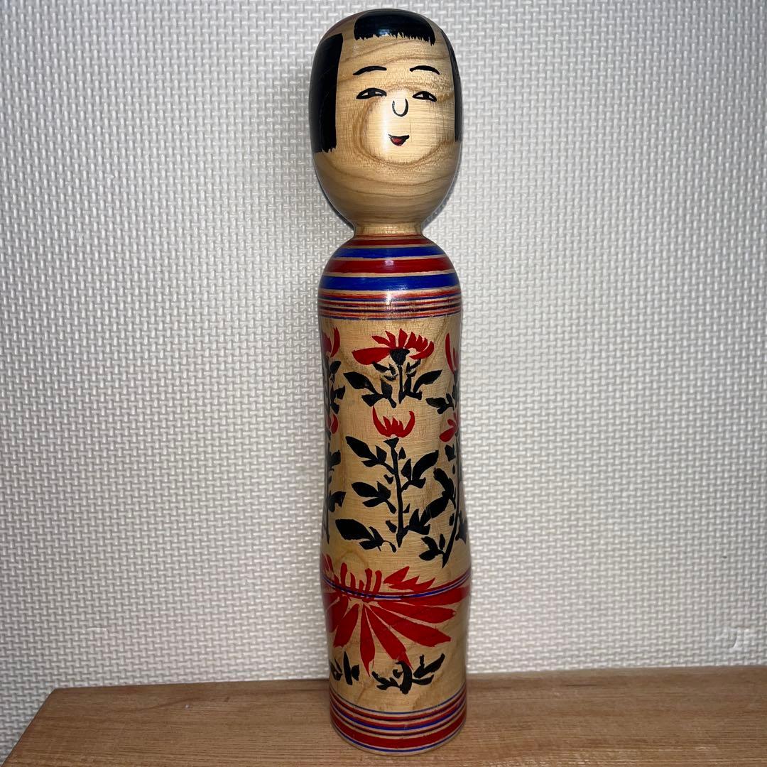 ⭕️伝統こけし　木地山こけし　⭕️超レア　⭕️自作赤色菊花ロクロ線模様　小椋久太郎