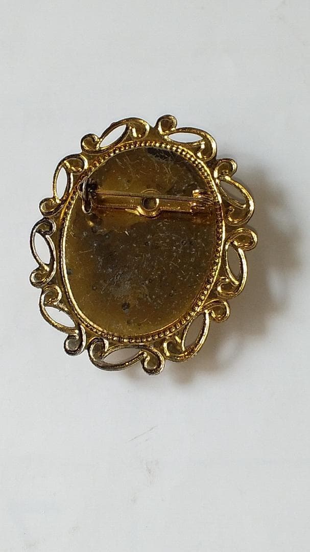 カメオ CAMEO ブローチ ヴィンテージ 美品 です（ケース付き）。