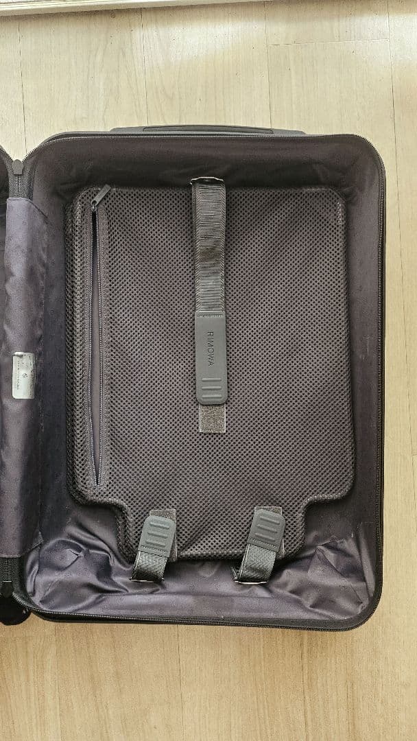 【美品】リモワ　エッセンシャル　キャビン S　マットブラック