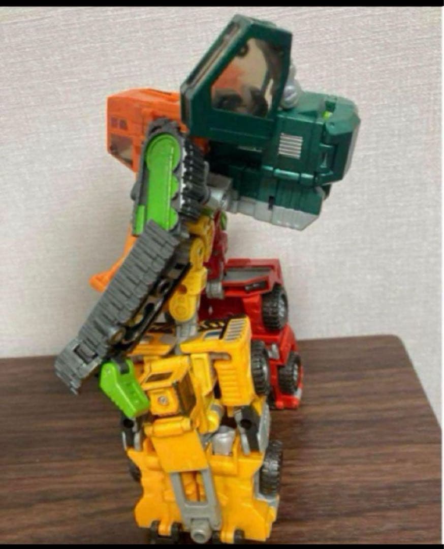 トランスフォーマー　ビルドキング　カーロボット①