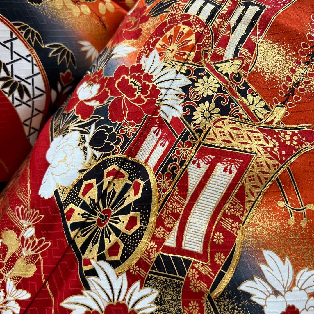 353 振袖フルセット 正絹 レッド 朱赤 赤 黒 金彩 駒刺繍 暈し染め 古典