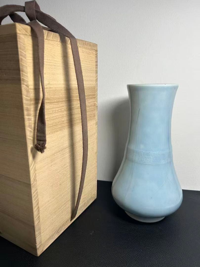 中国美術　大清乾隆年製銘　天青釉花瓶　 花器 時代物　ヒビ割れ有り　 唐物 花瓶