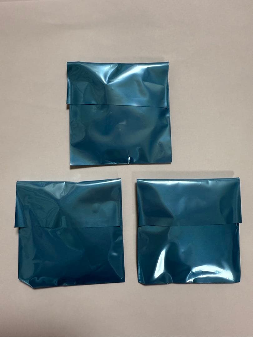 胡蝶しのぶ　鬼滅の刃　柱展　エモーショナル缶バッジ　未開封　3個