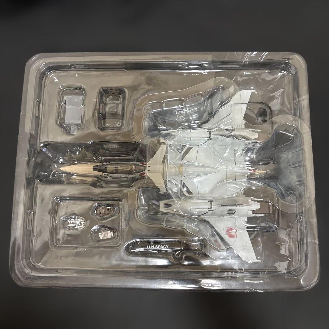 ARCADIA　1/60　完全変形　VF-4A ライトニングIII 一条輝搭乗機