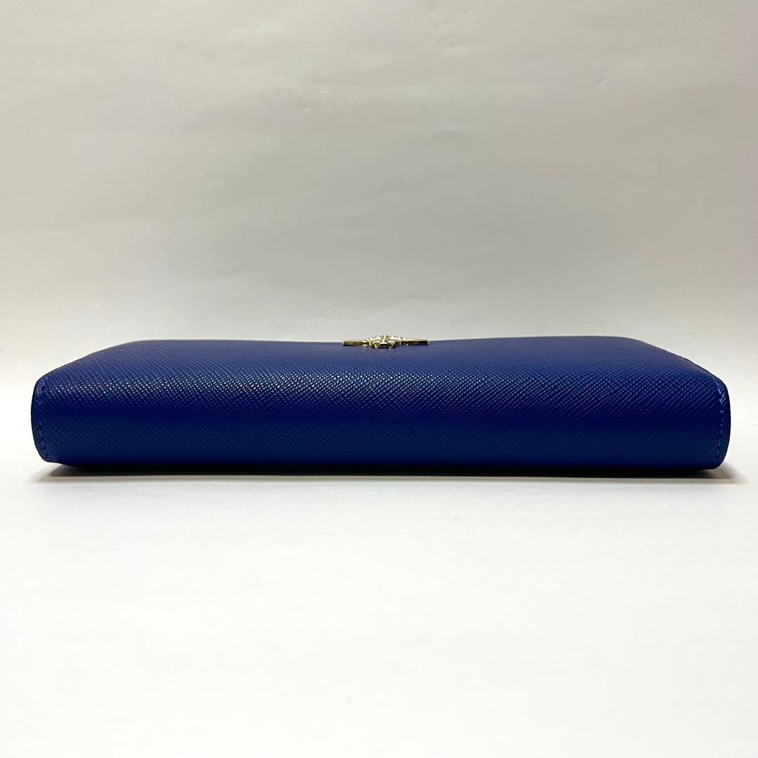 【いちごちゃん】Vivienne Westwood 二つ折り財布 ブルー