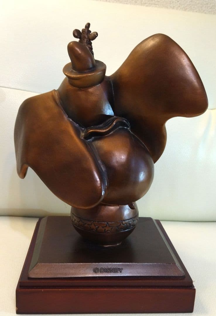 ダンボブロンズ像　激レア♪