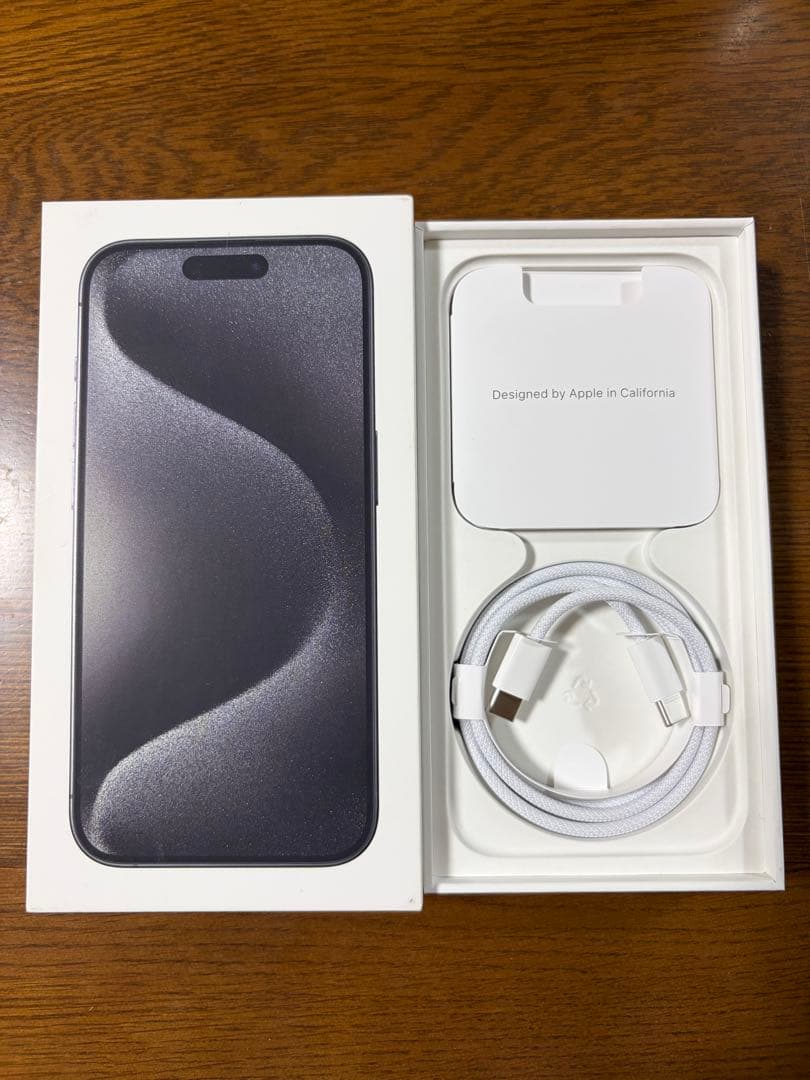 Apple iPhone 15 Pro ブラックチタニウム 256GB